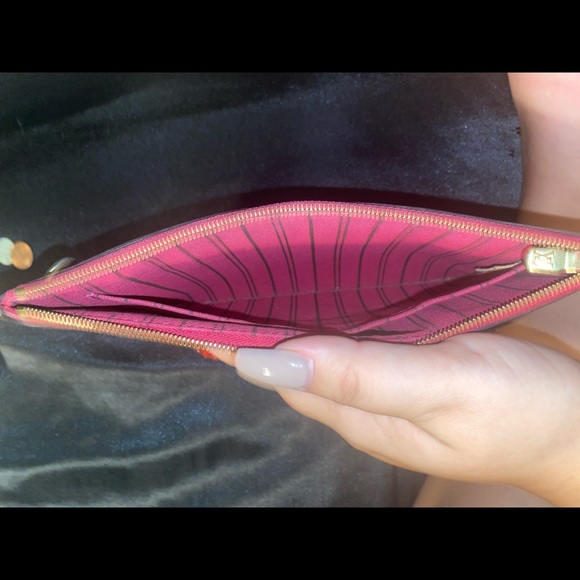 Authentic Louis Vuitton - Picture 5 of 6